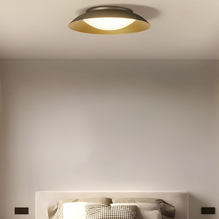 Rebenos Round Metal Flush Mount Ceiling Light, Brass