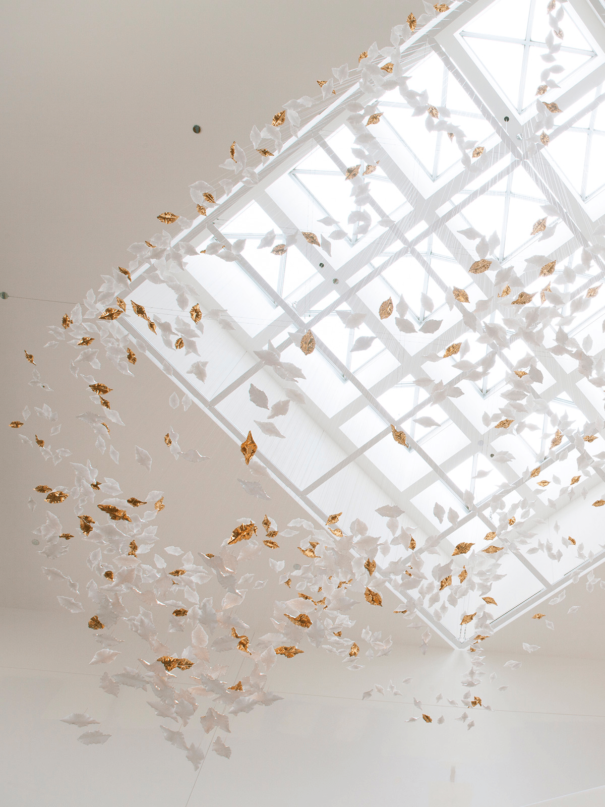 Folia Leaf Twisted Sculptural Customize Chandelier