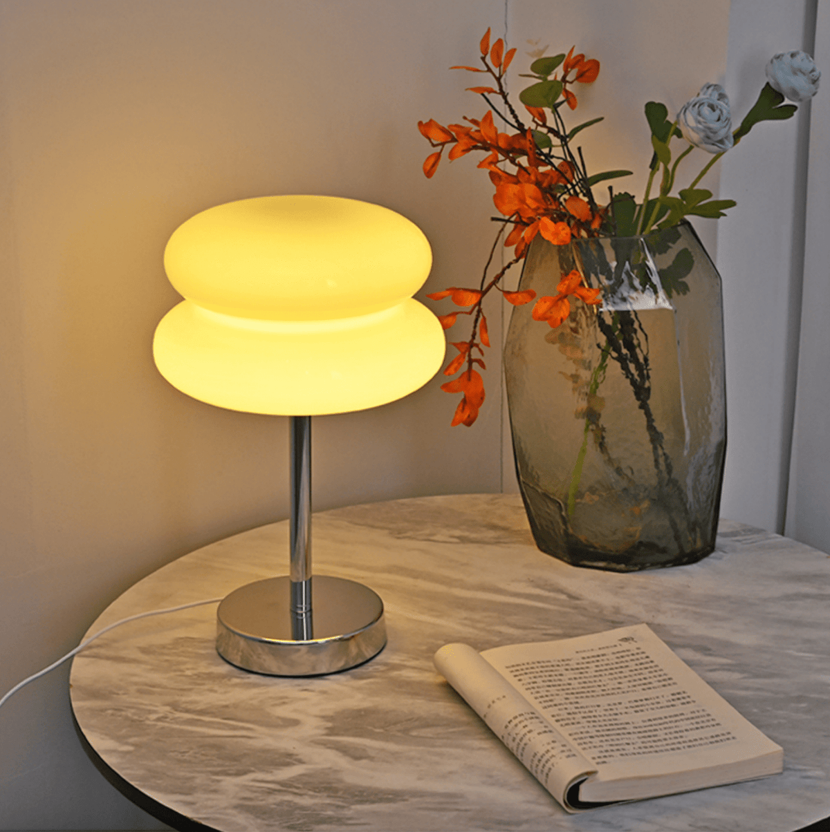 Celieria Orbit Glass Table Lamp