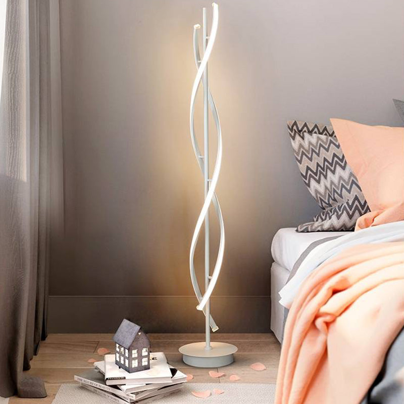 Pakaret Postmodern Linear Floor Lamp, Black/White