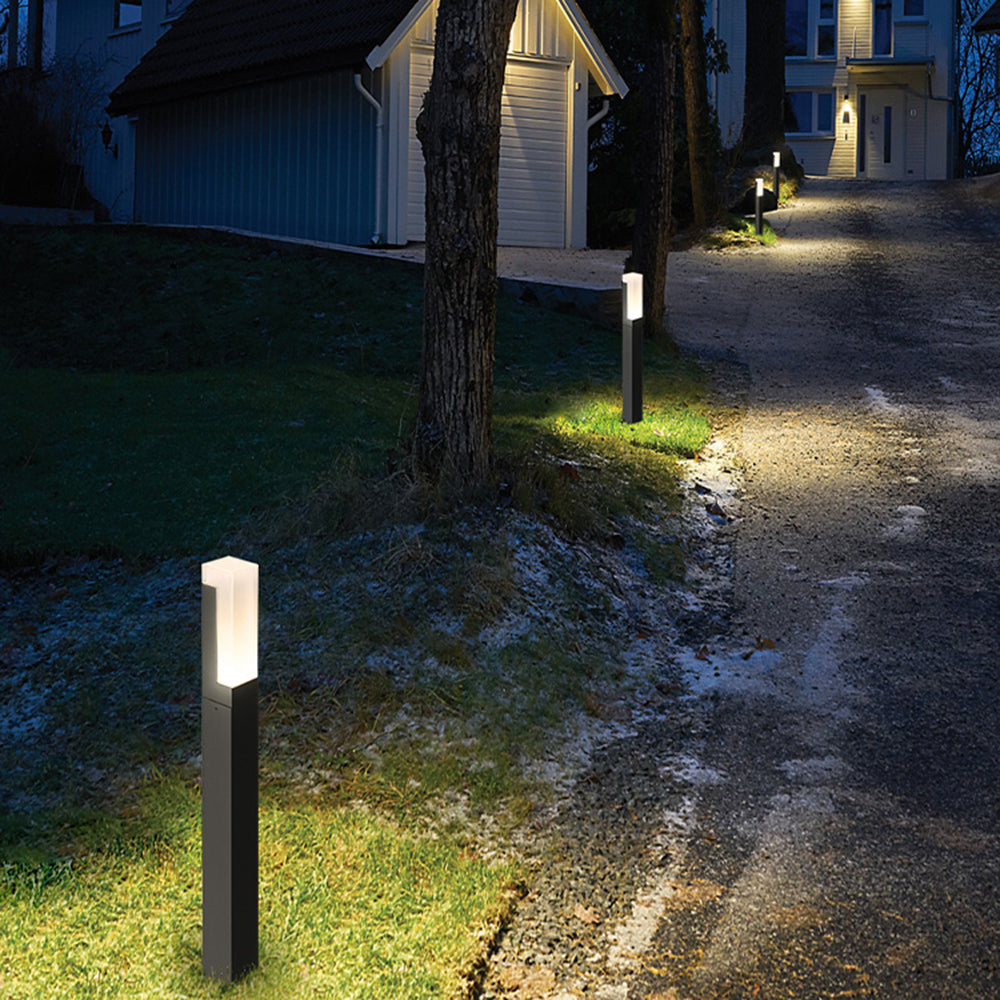 Hetesur Modern Metal Solar Outdoor Path Light, Black
