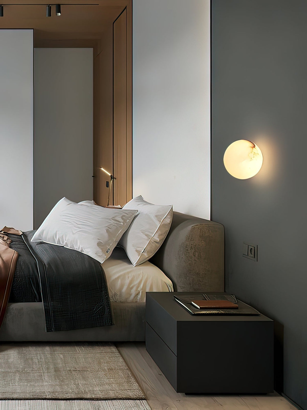 Navo Alabaster Mini Orb Wall Lamp