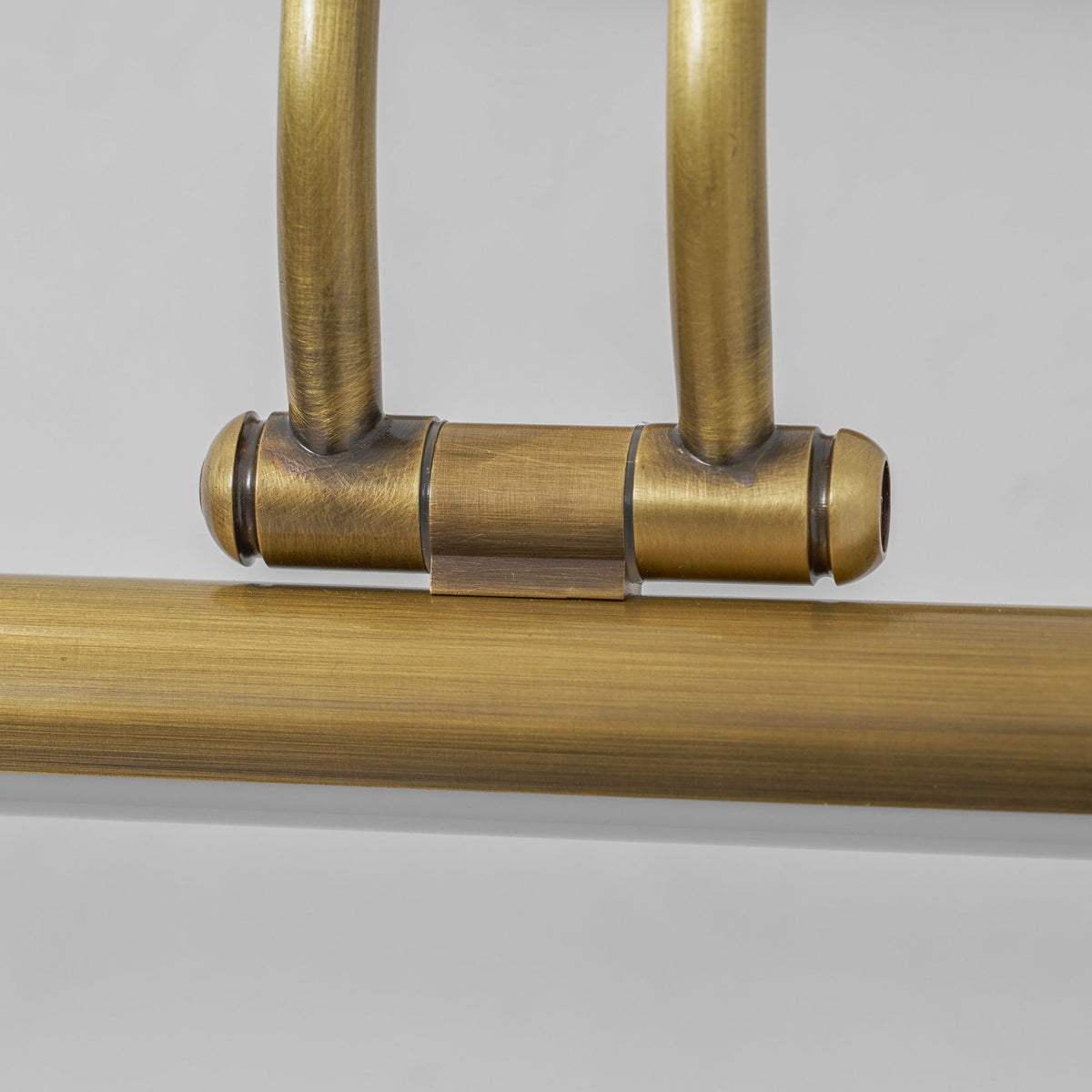 Rovienne Wall Lamp