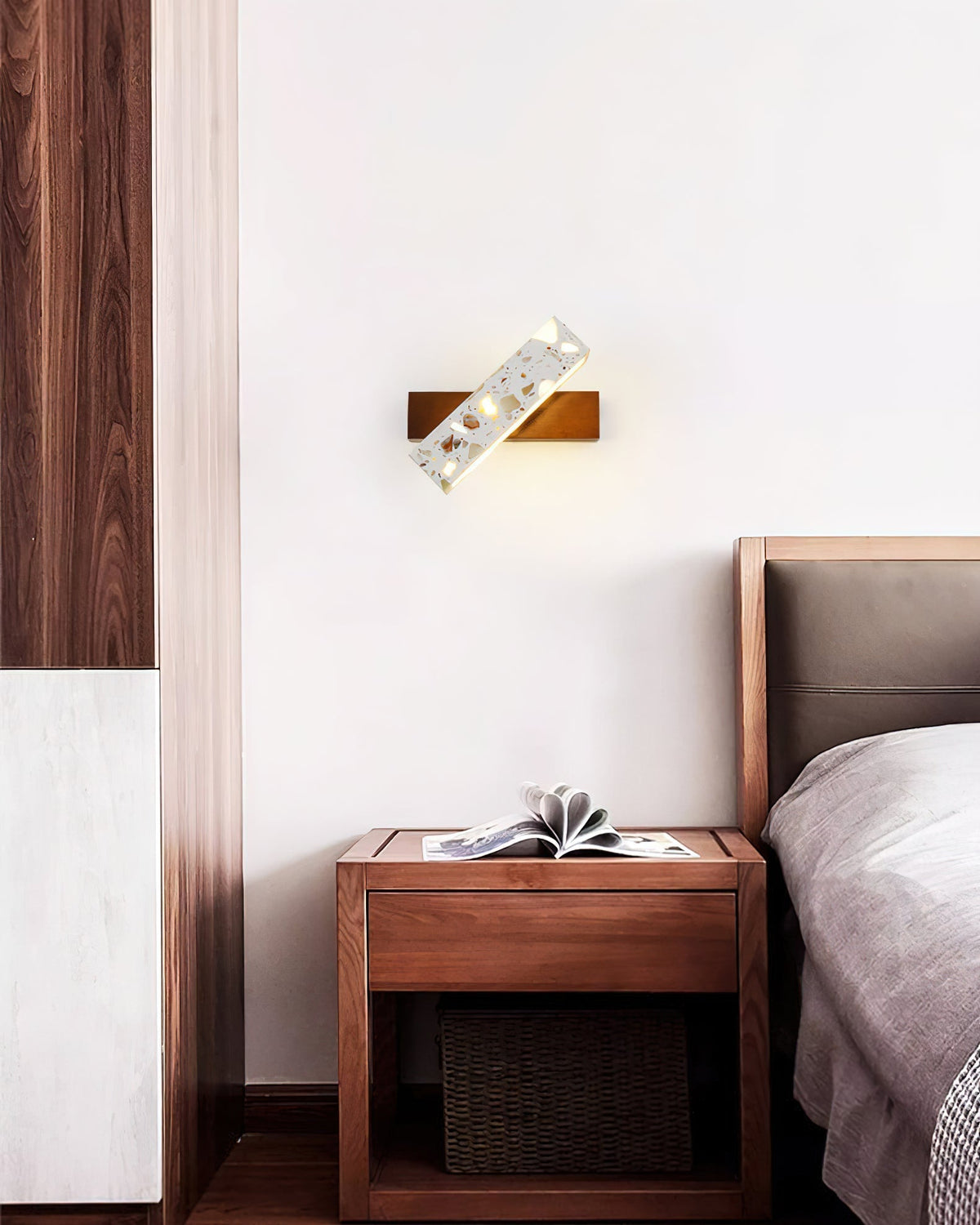 Elaaora Wall Lamp