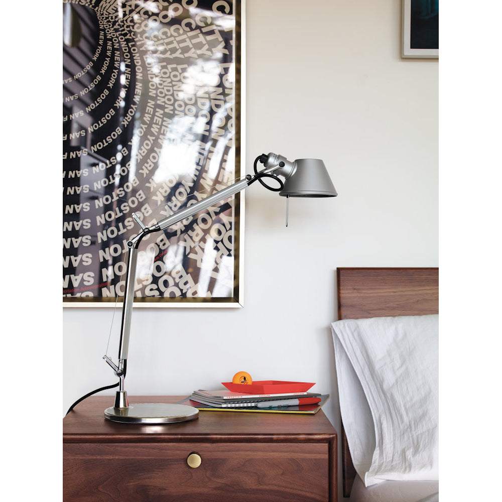 Vaskyl Table Lamp