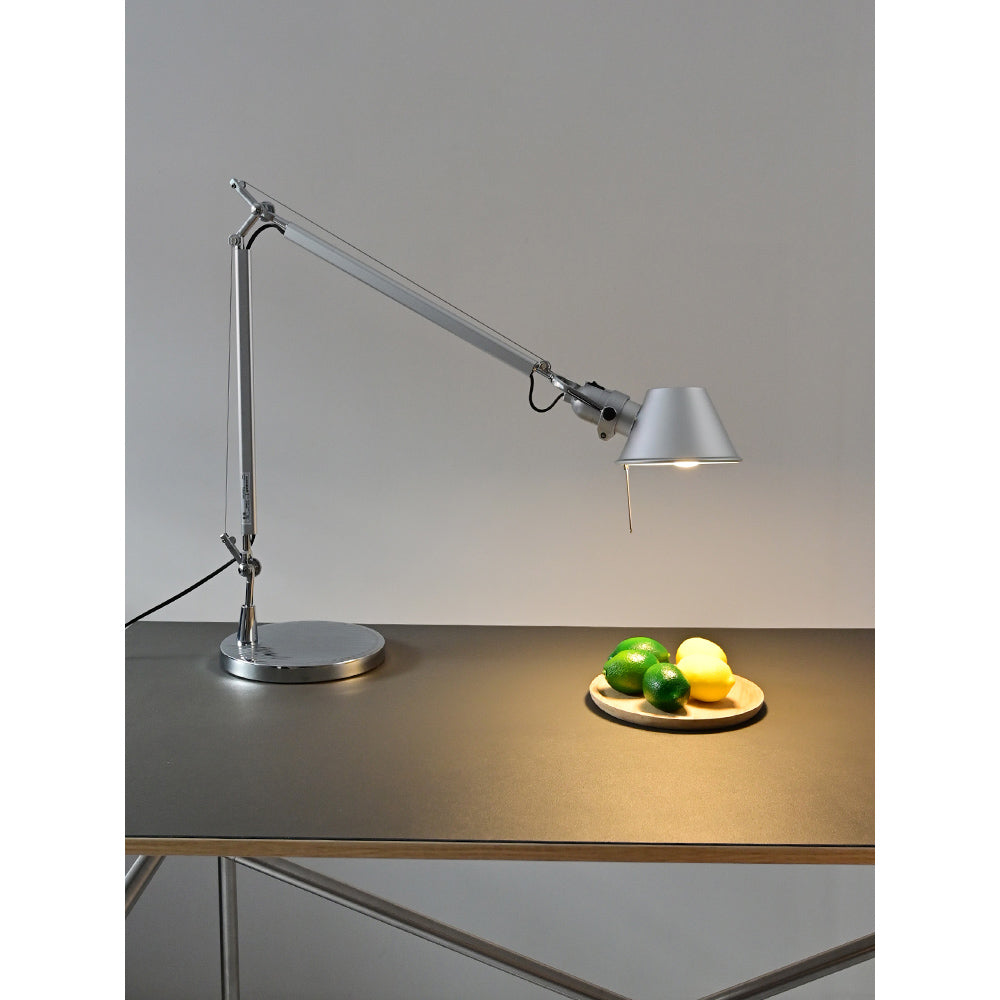 Vaskyl Table Lamp