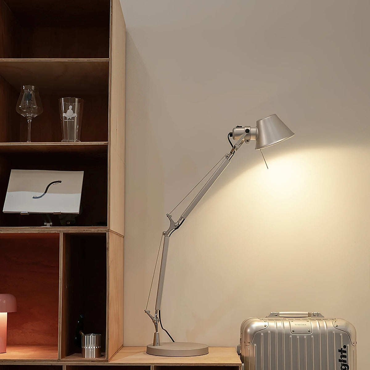 Vaskyl Table Lamp