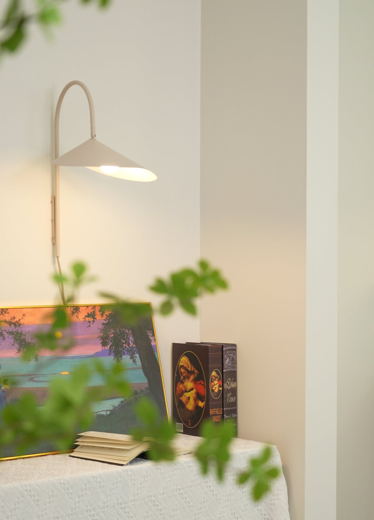 Alocasia Arc Plug-in Wall Lamp