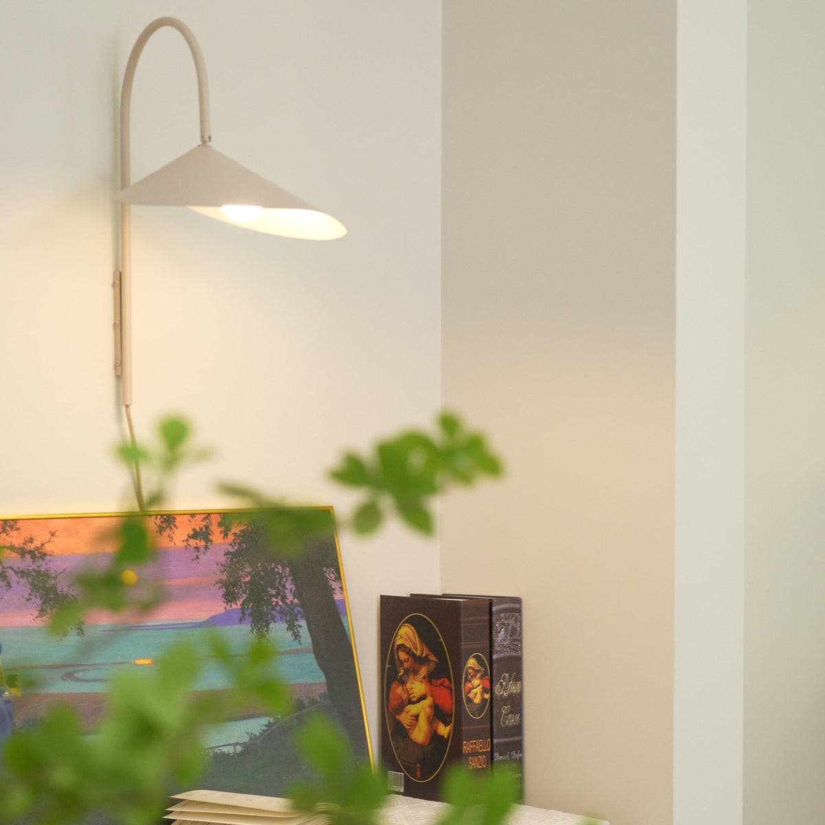 Alocasia Arc Plug-in Wall Lamp