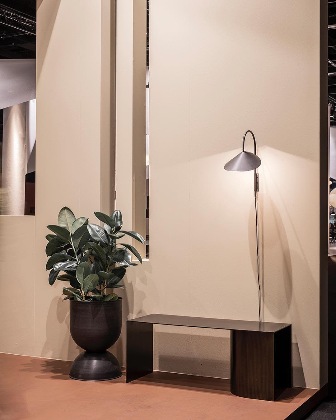 Alocasia Arc Plug-in Wall Lamp