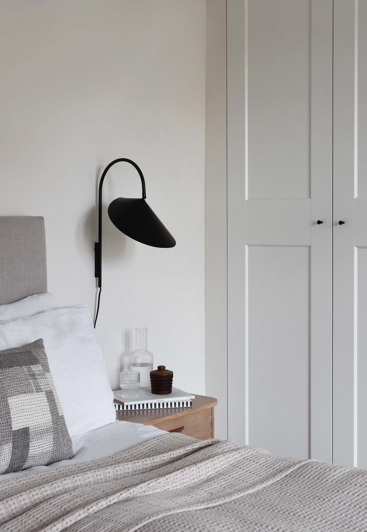 Alocasia Arc Plug-in Wall Lamp