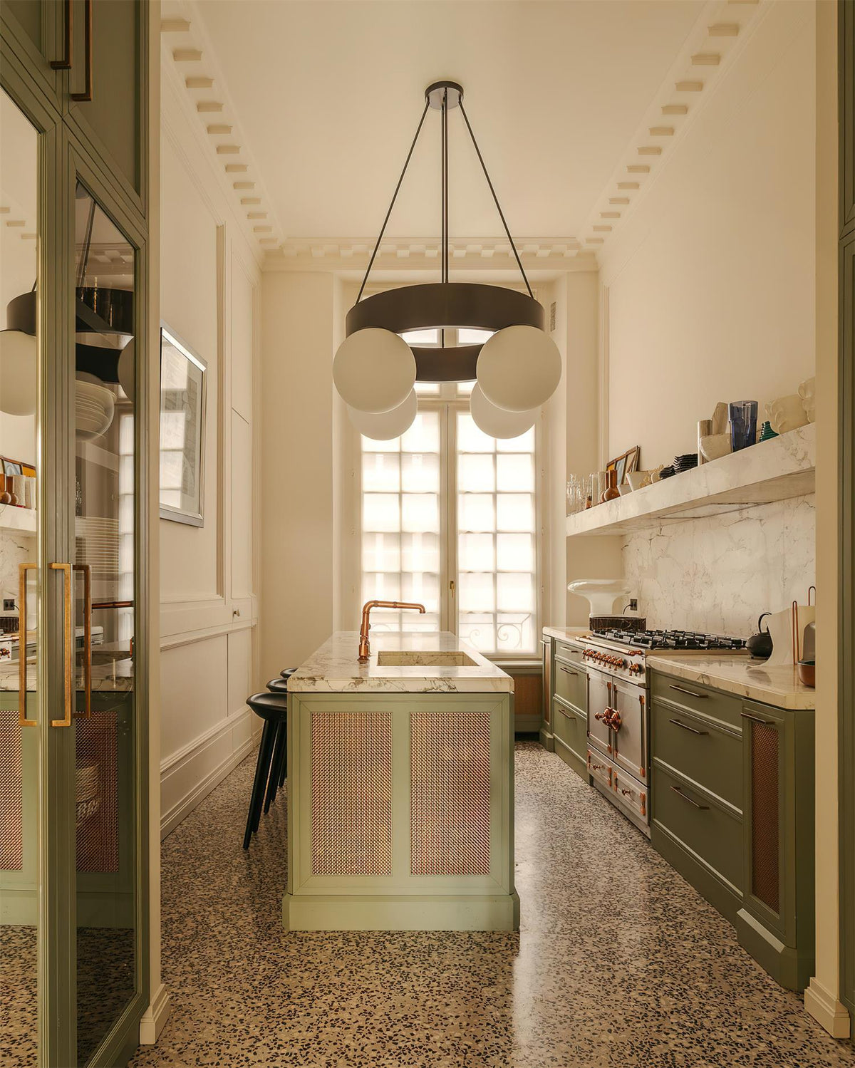 Riotas Chandelier