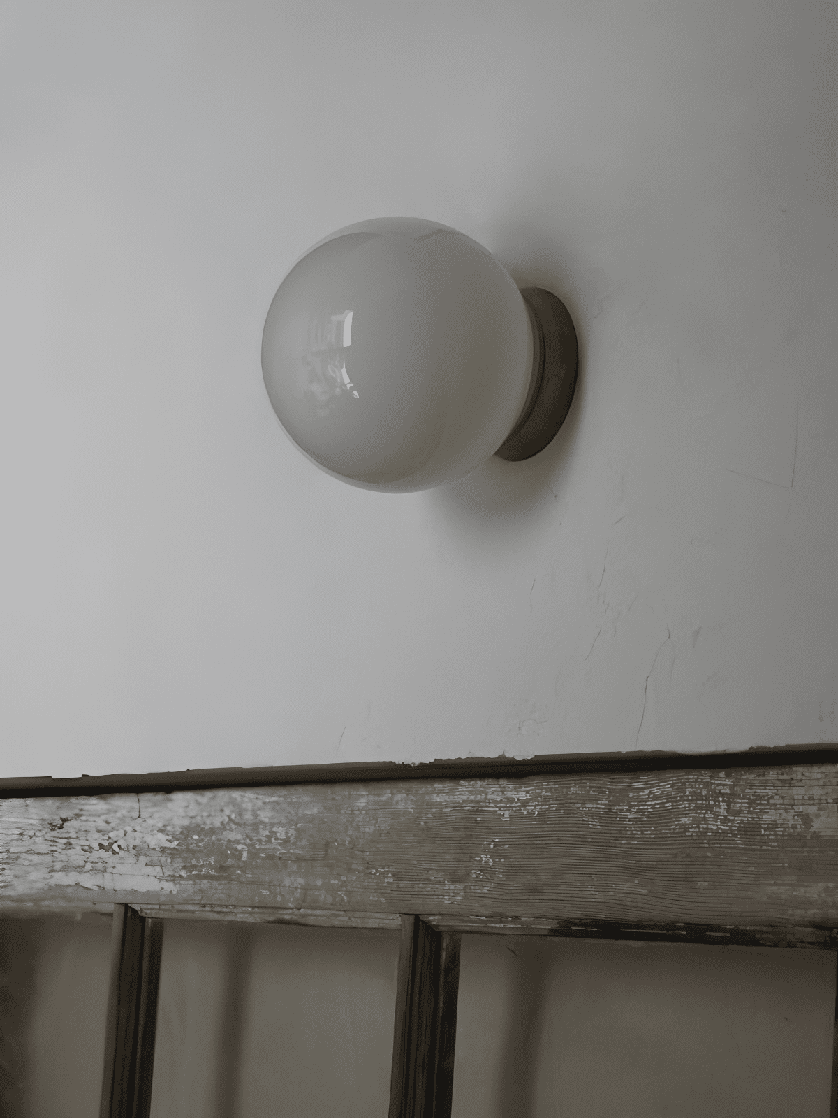 Mirov Globe Glass Wall Light