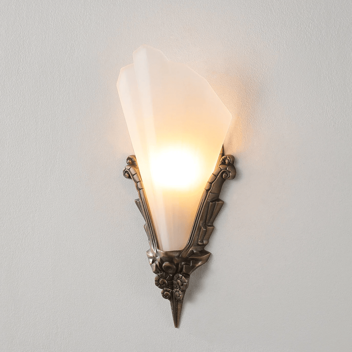 Lucerelle Wall Light