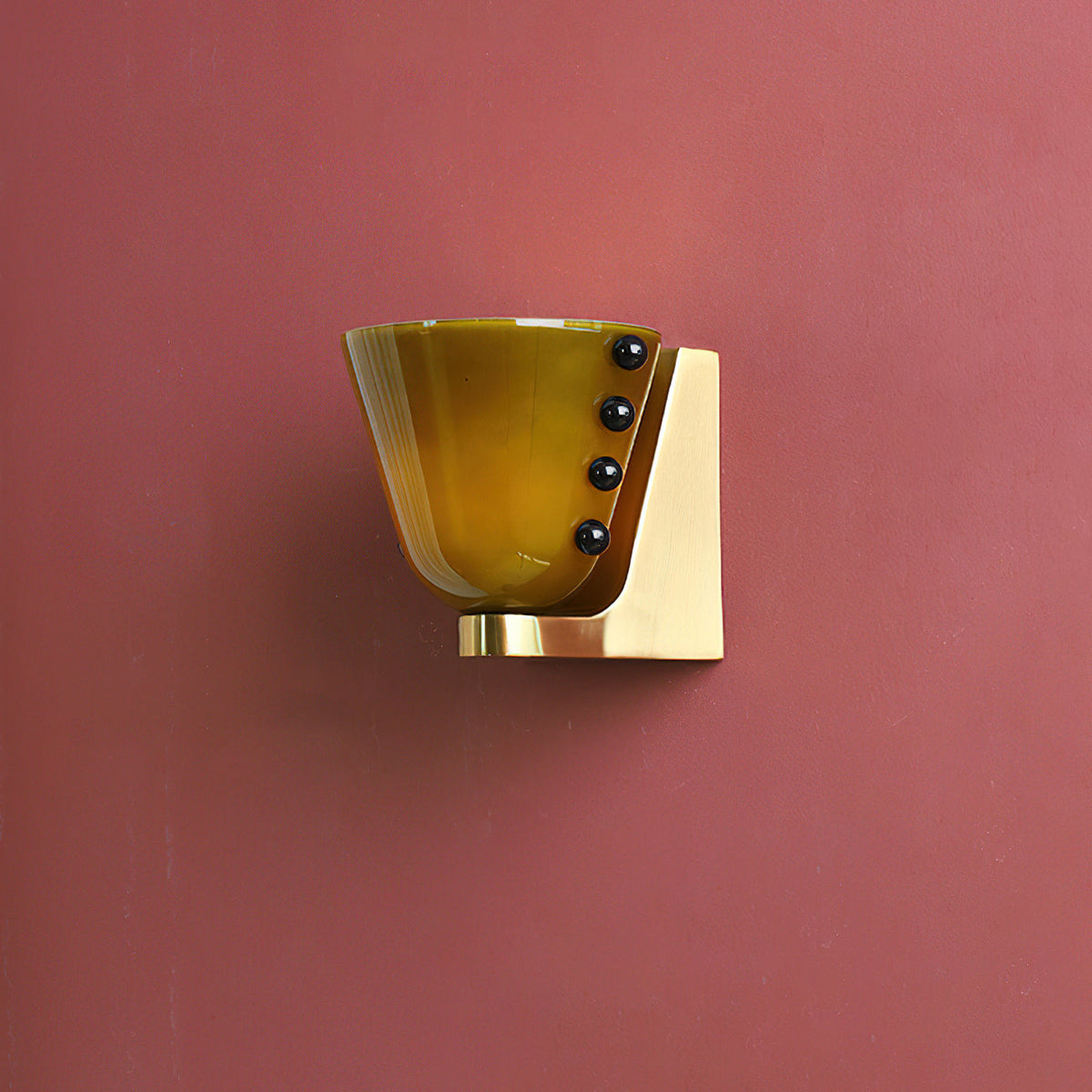 Emeranthe Wall Lamp