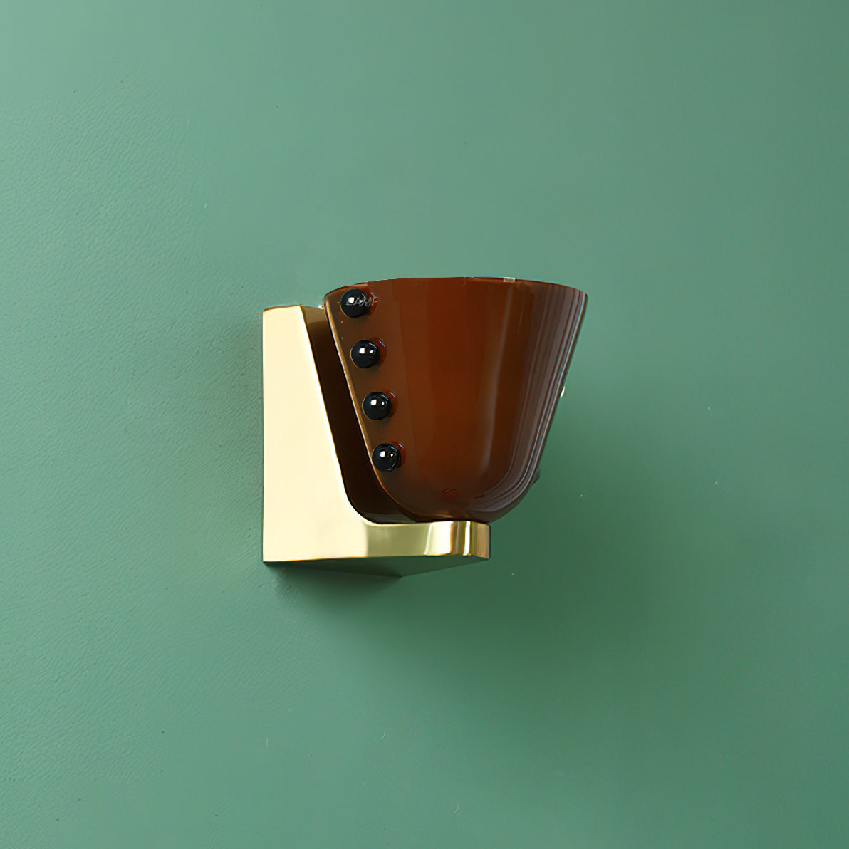 Emeranthe Wall Lamp