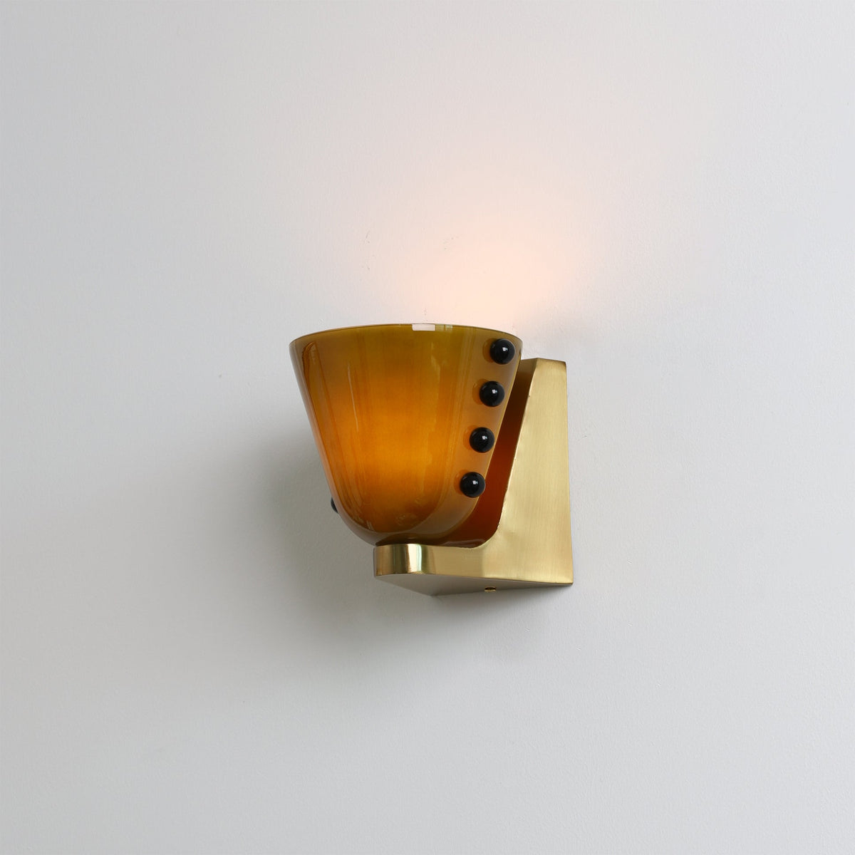 Emeranthe Wall Lamp