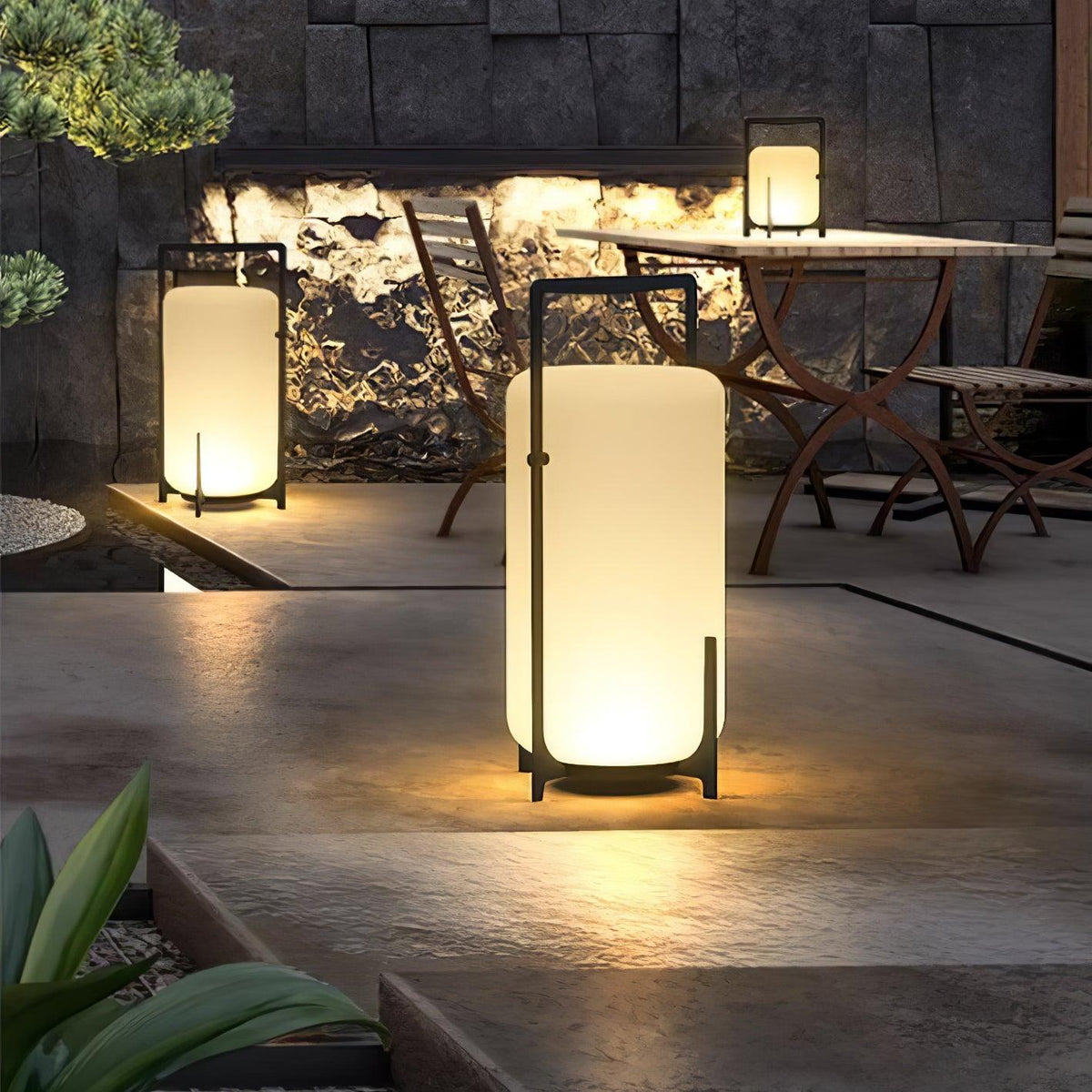 Calderis Black Twilight Lantern Table Lamp