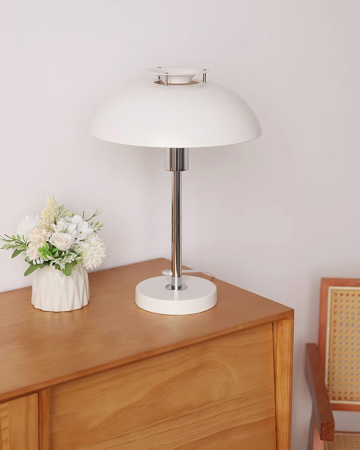 Elaelelia Table Lamp