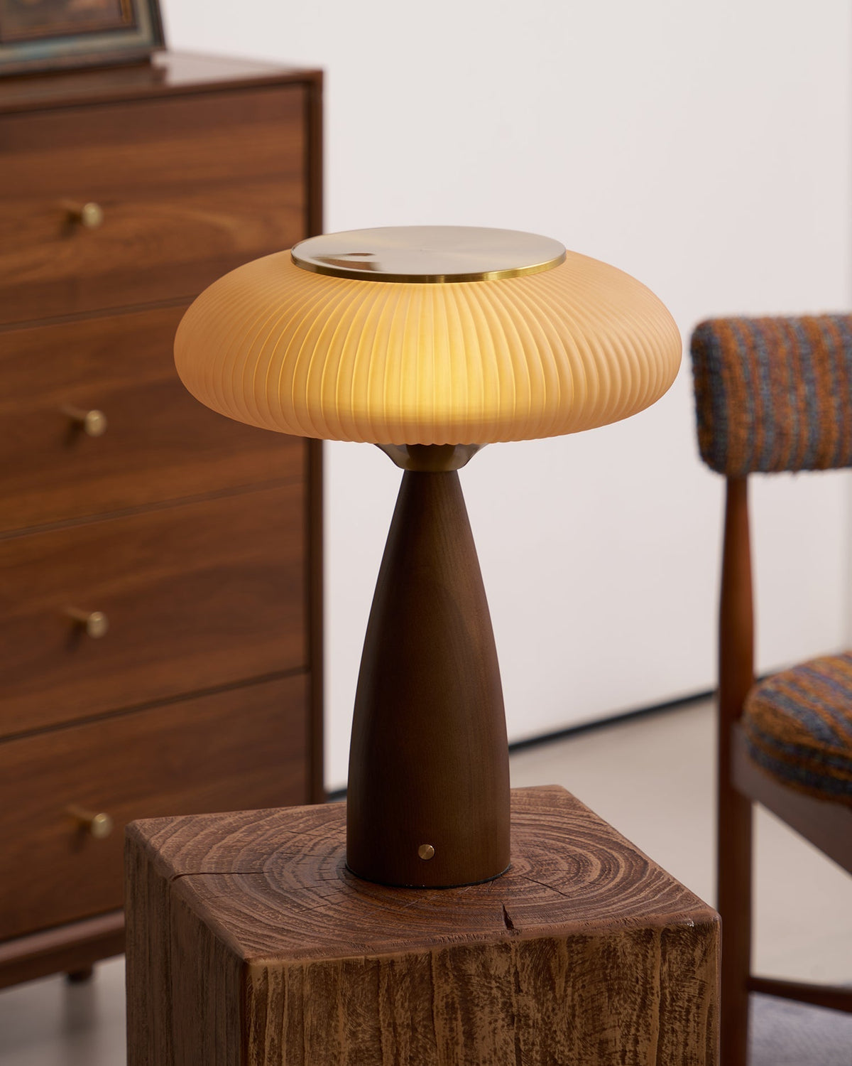 Reneriella Table Lamp