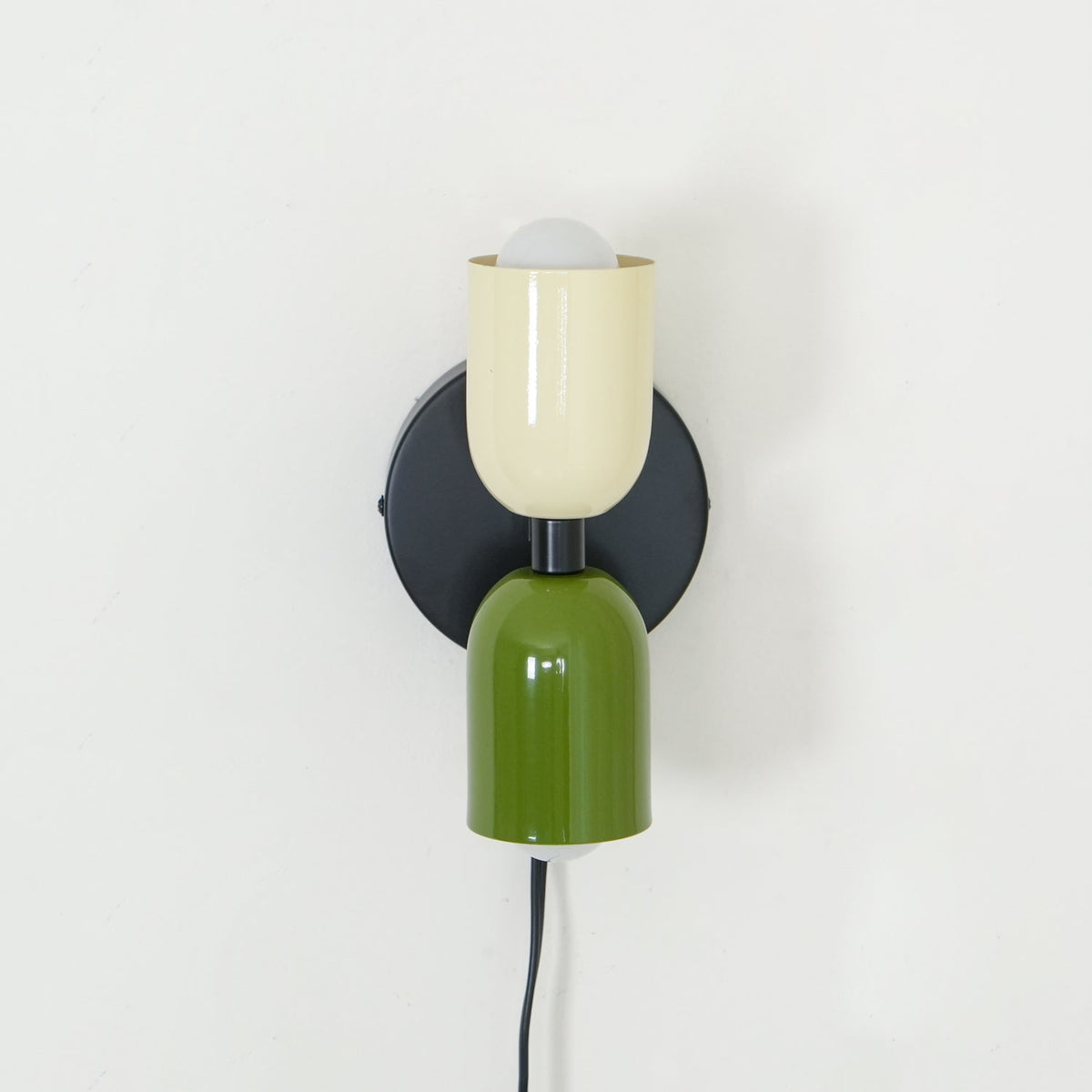 Teriielle Wall Lamp Green Black Minimalist Plug-In