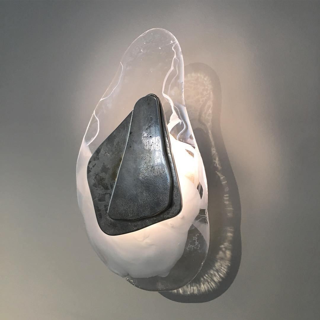 Wuvitos Artistic Black Glass Wall Lamp