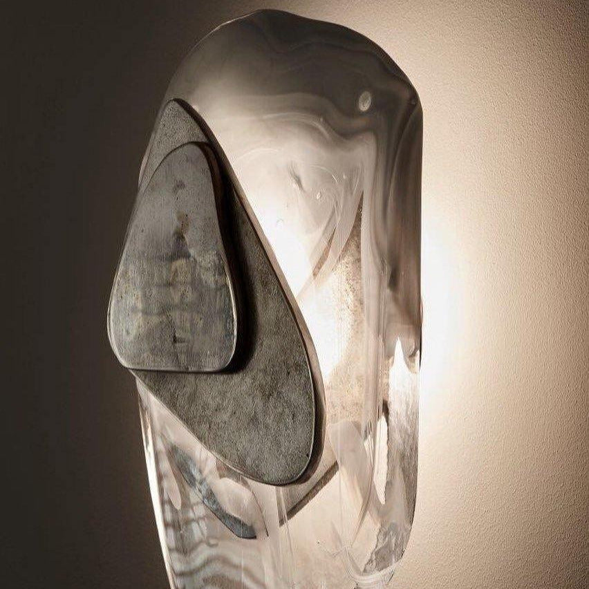 Wuvitos Artistic Black Glass Wall Lamp