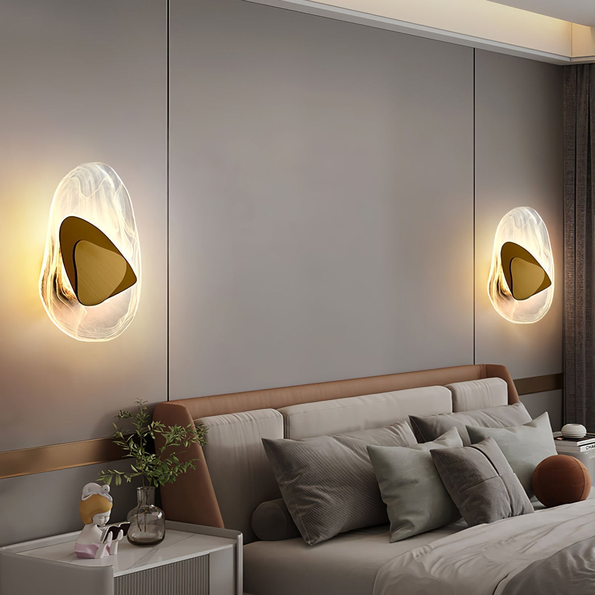 Wuvitos Artistic Black Glass Wall Lamp