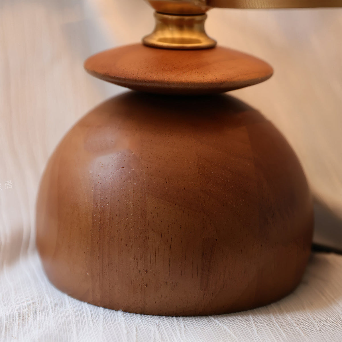 Elvarine Table Lamp