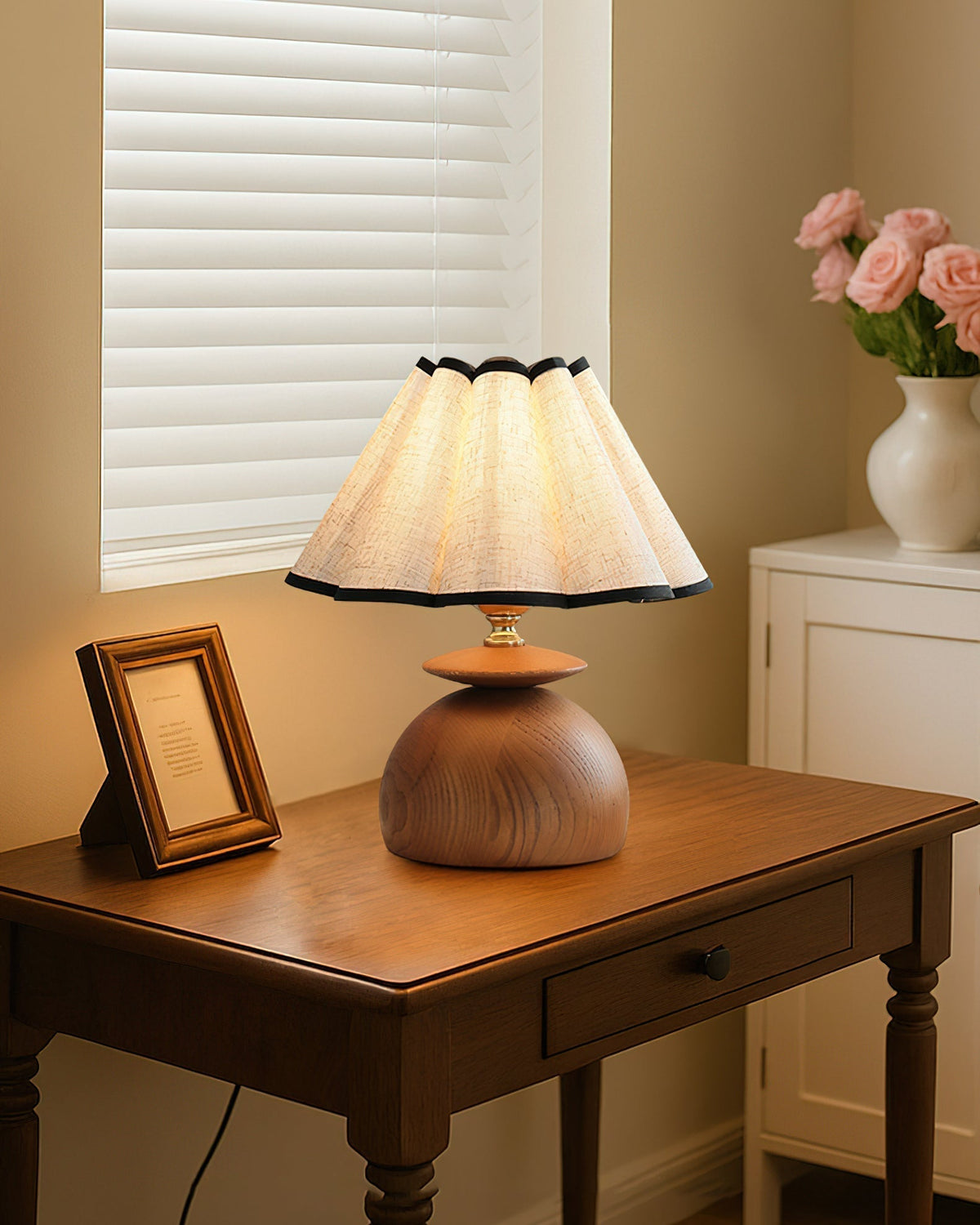 Elvarine Table Lamp
