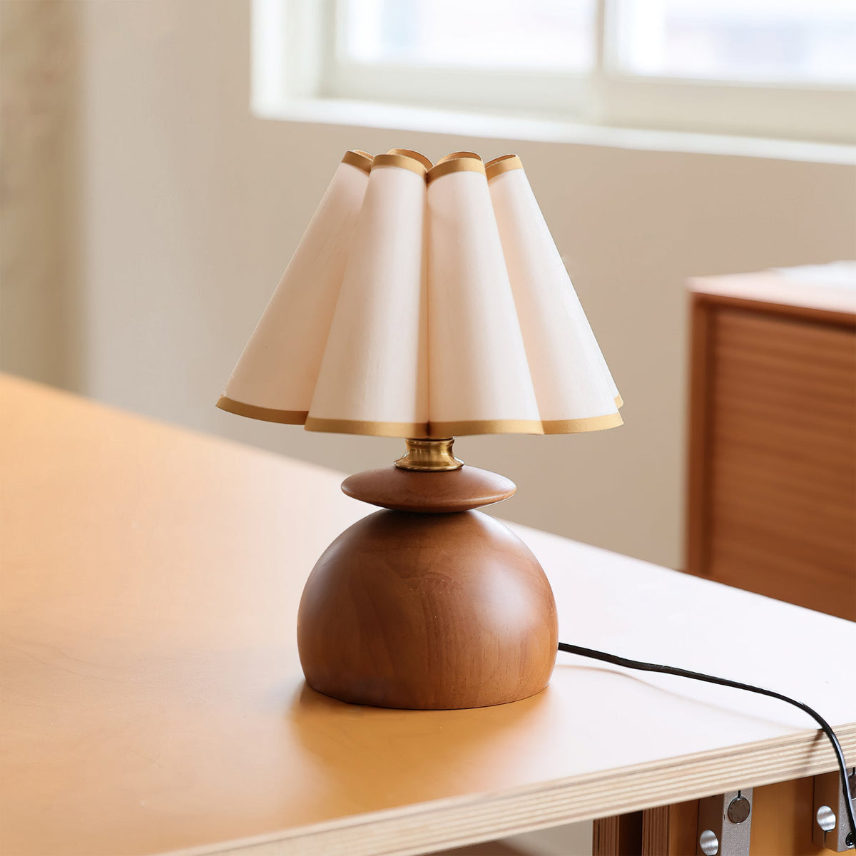 Elvarine Table Lamp