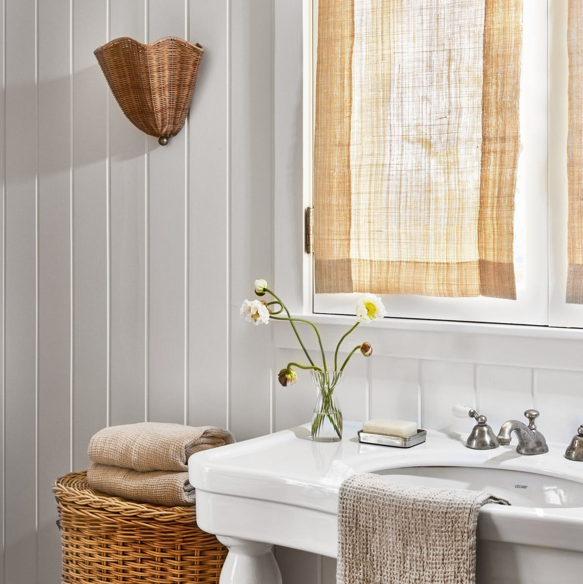 Lunero Rattan Wall Sconce