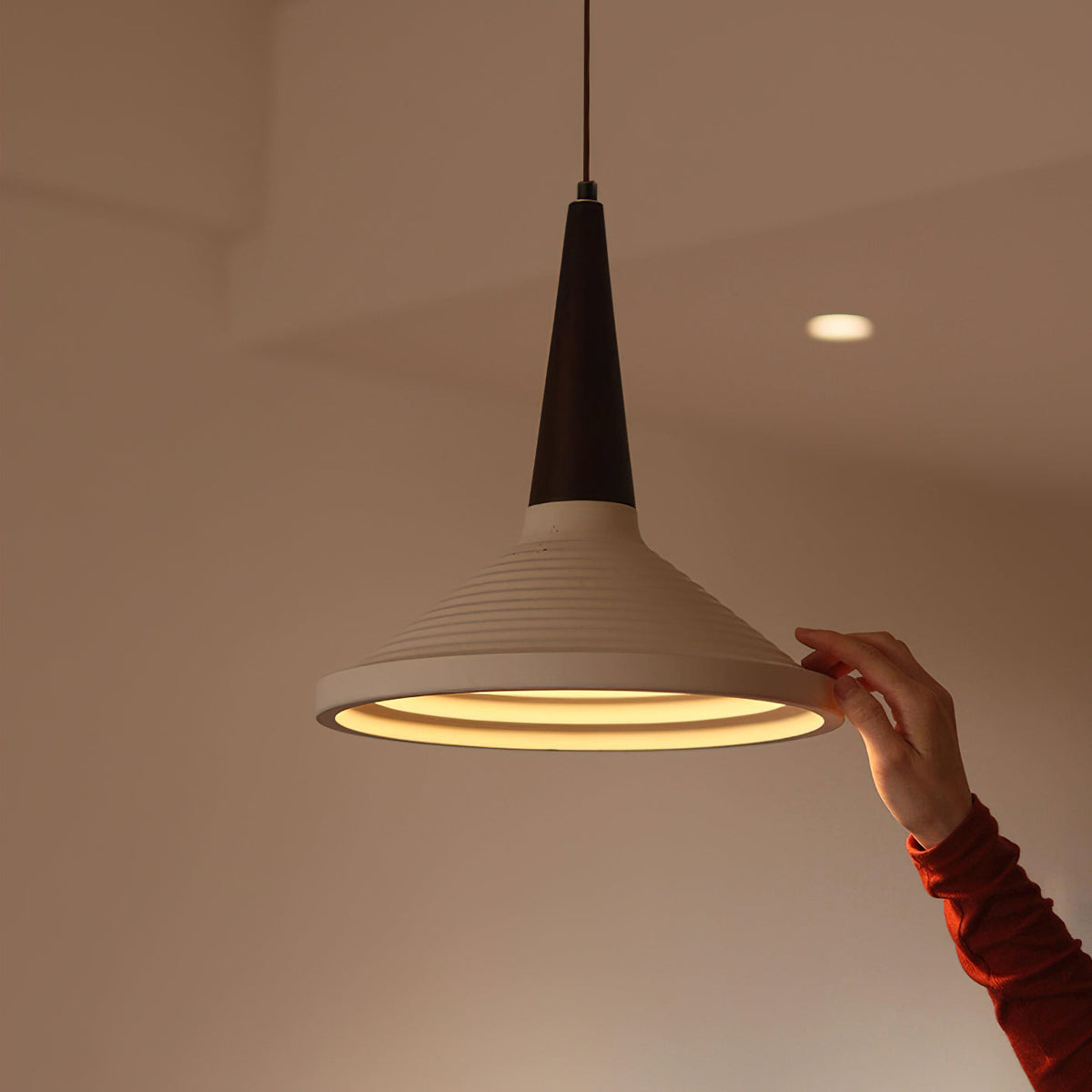 Kianth Pendant Light