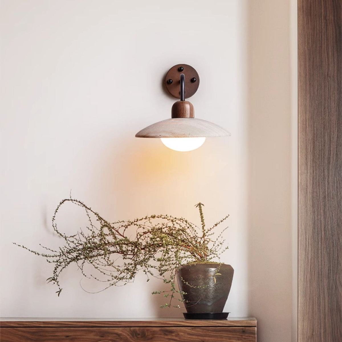 Seren Vale Wall Lamp