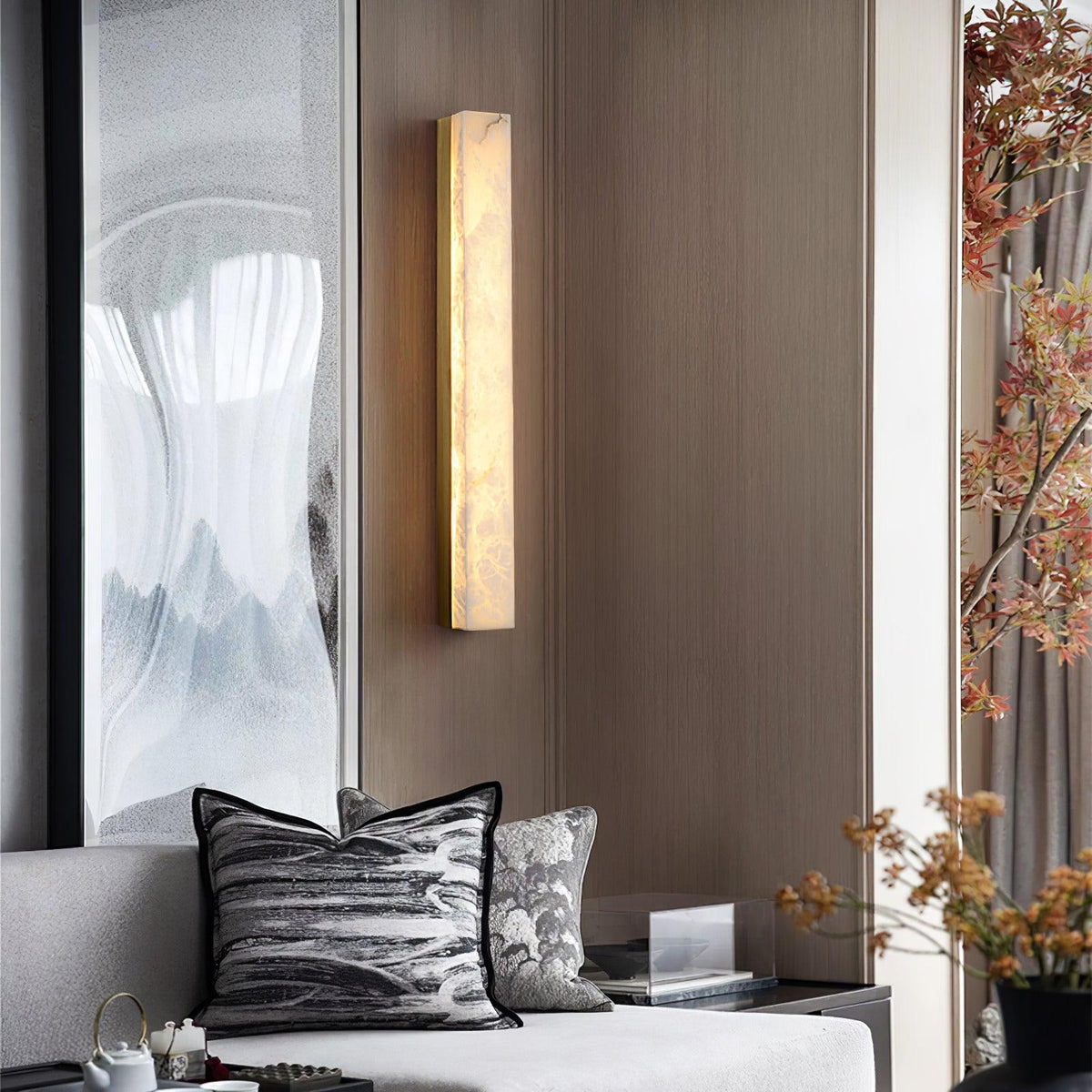 Menepuk Linear Brass Alabaster Wall Lamp