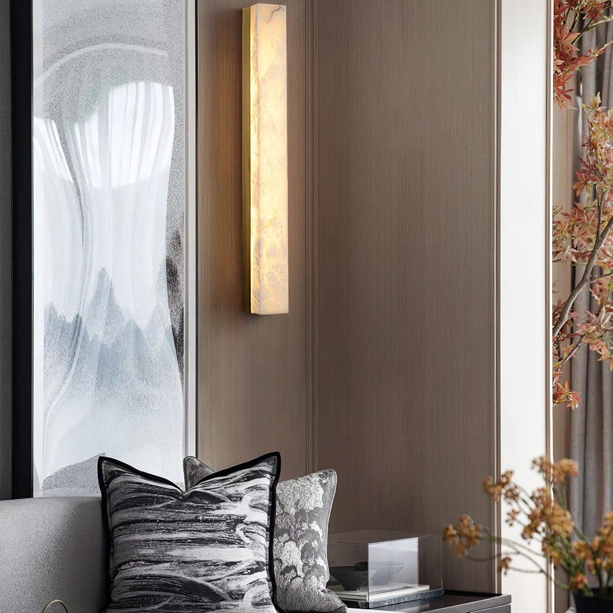 Menepuk Linear Brass Alabaster Wall Lamp