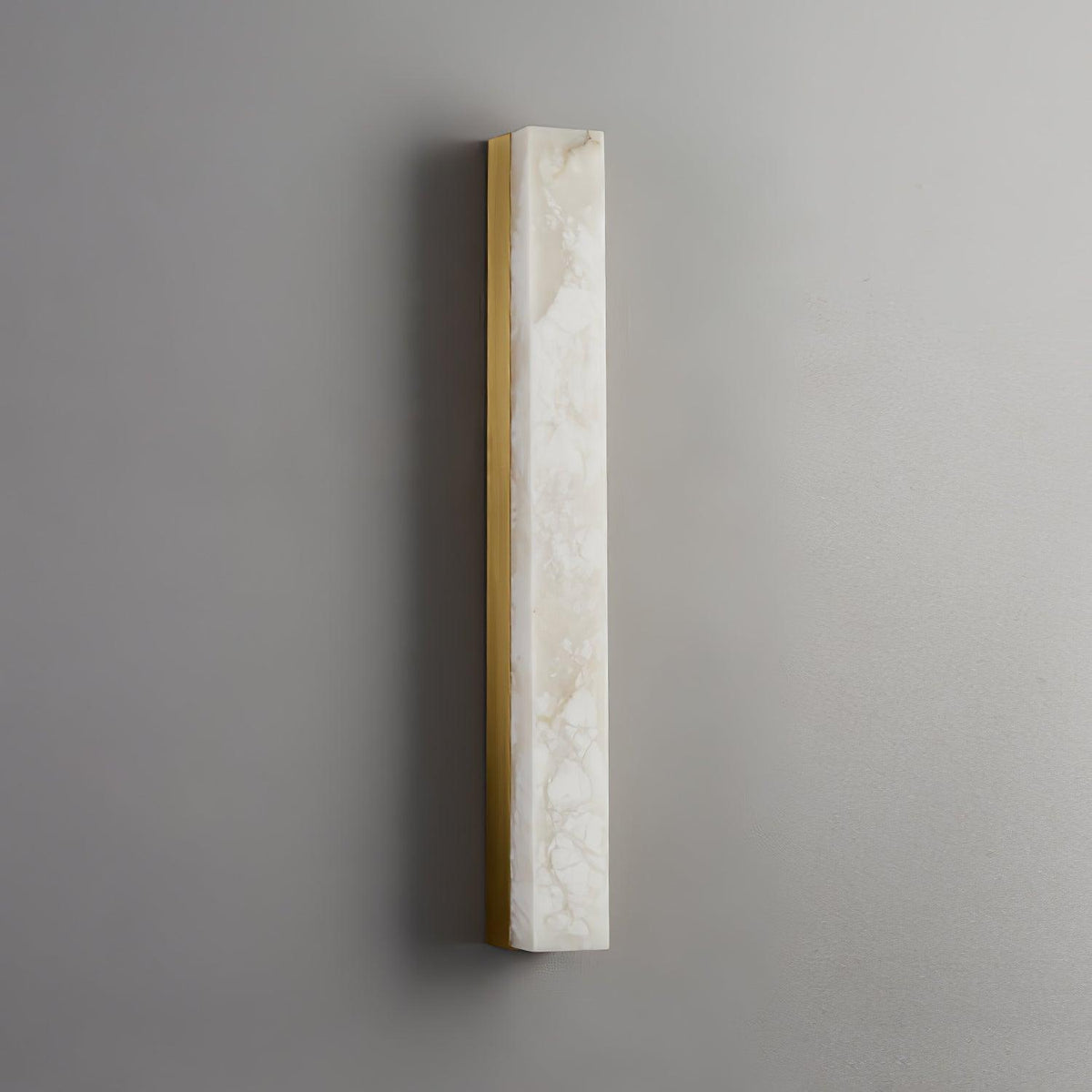 Menepuk Linear Brass Alabaster Wall Lamp