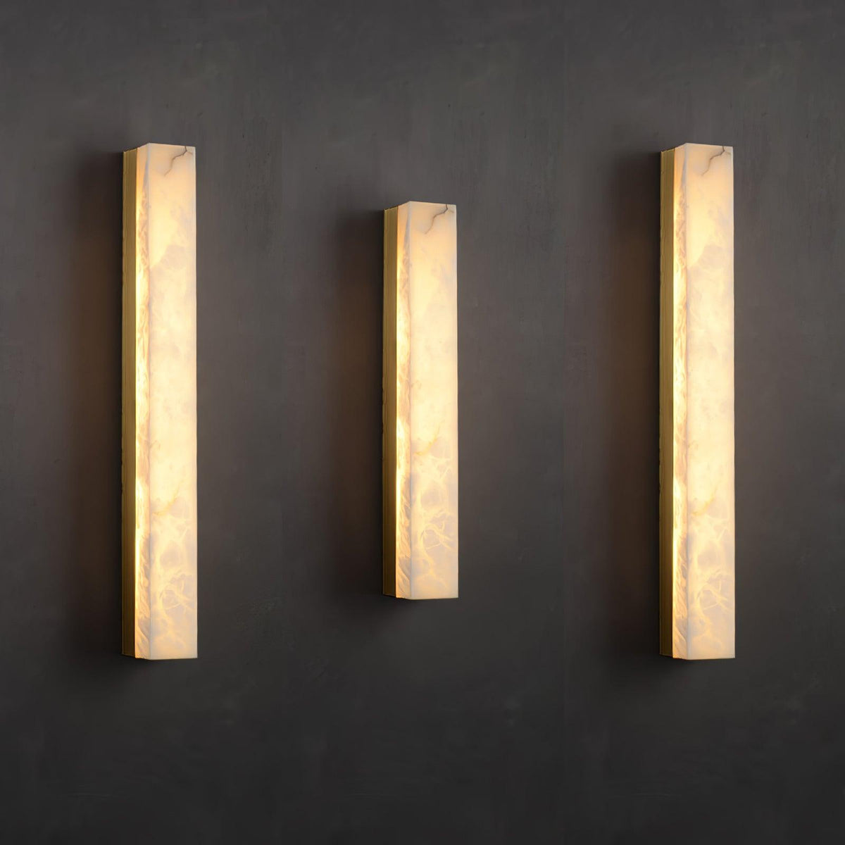 Menepuk Linear Brass Alabaster Wall Lamp