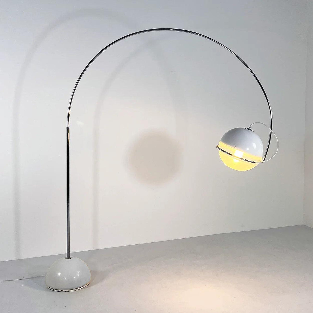 Lumiora Floor Lamp