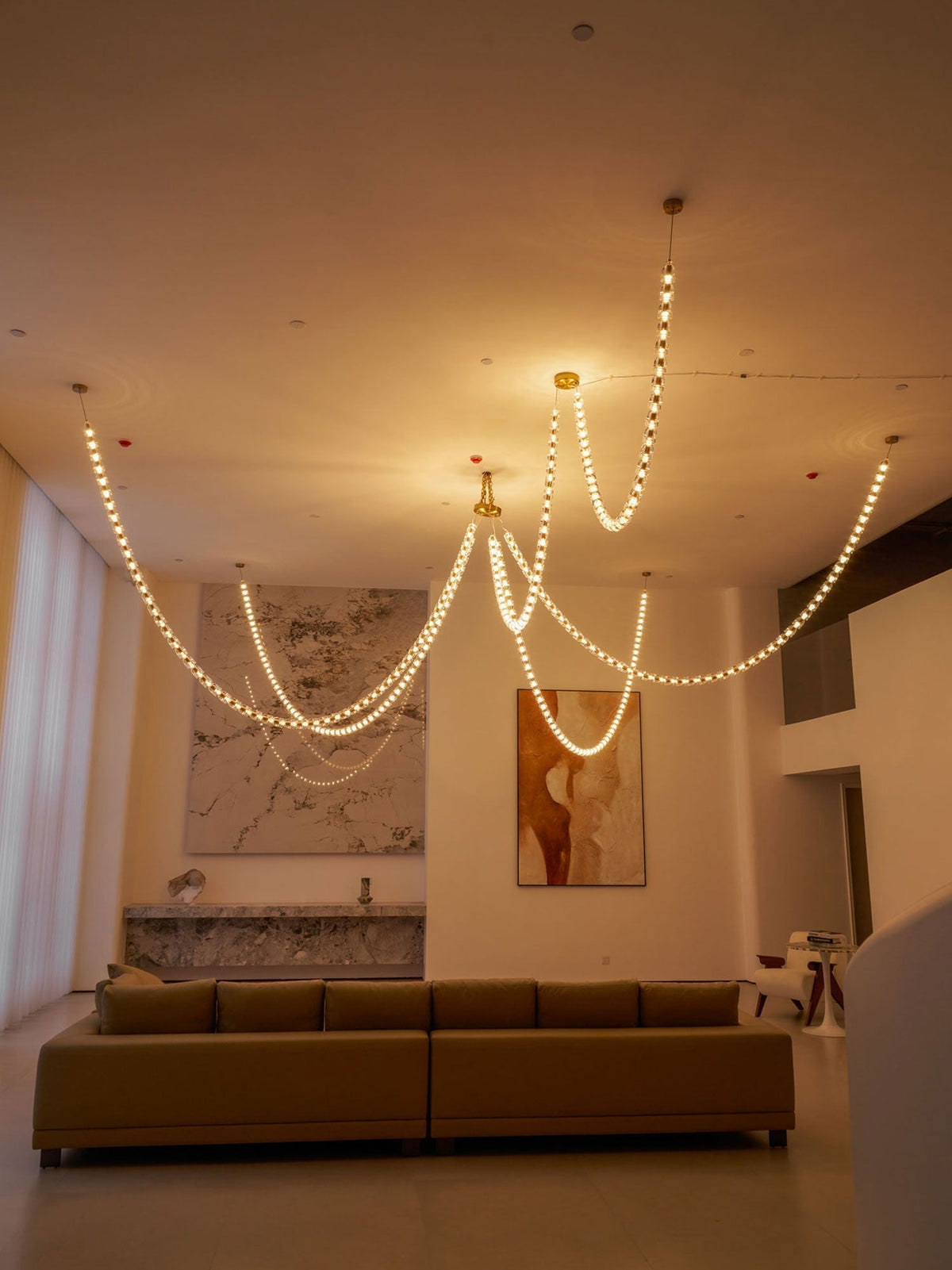 Nexus Gold Crystal Chandelier - 元字段测试