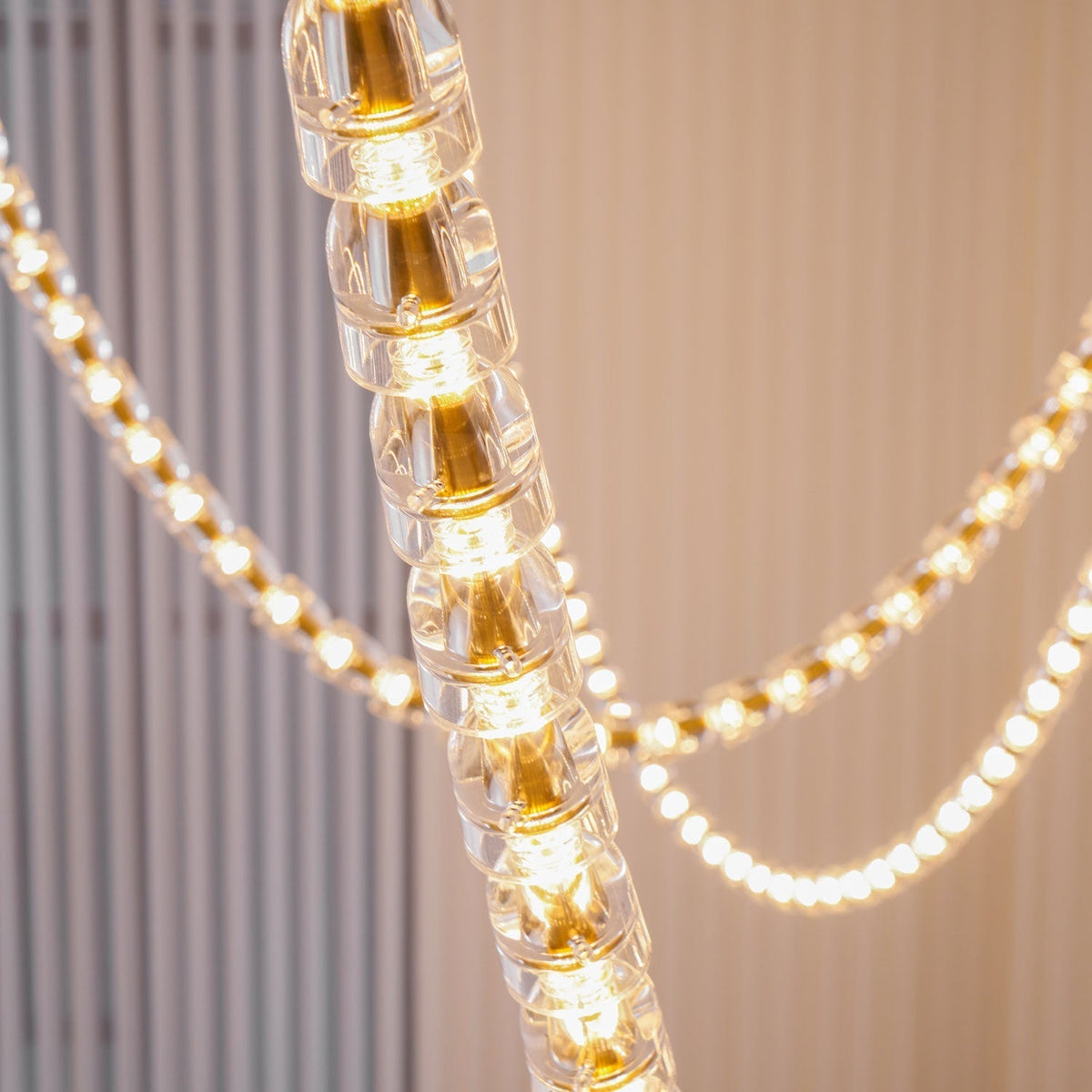 Nexus Gold Crystal Chandelier - 元字段测试