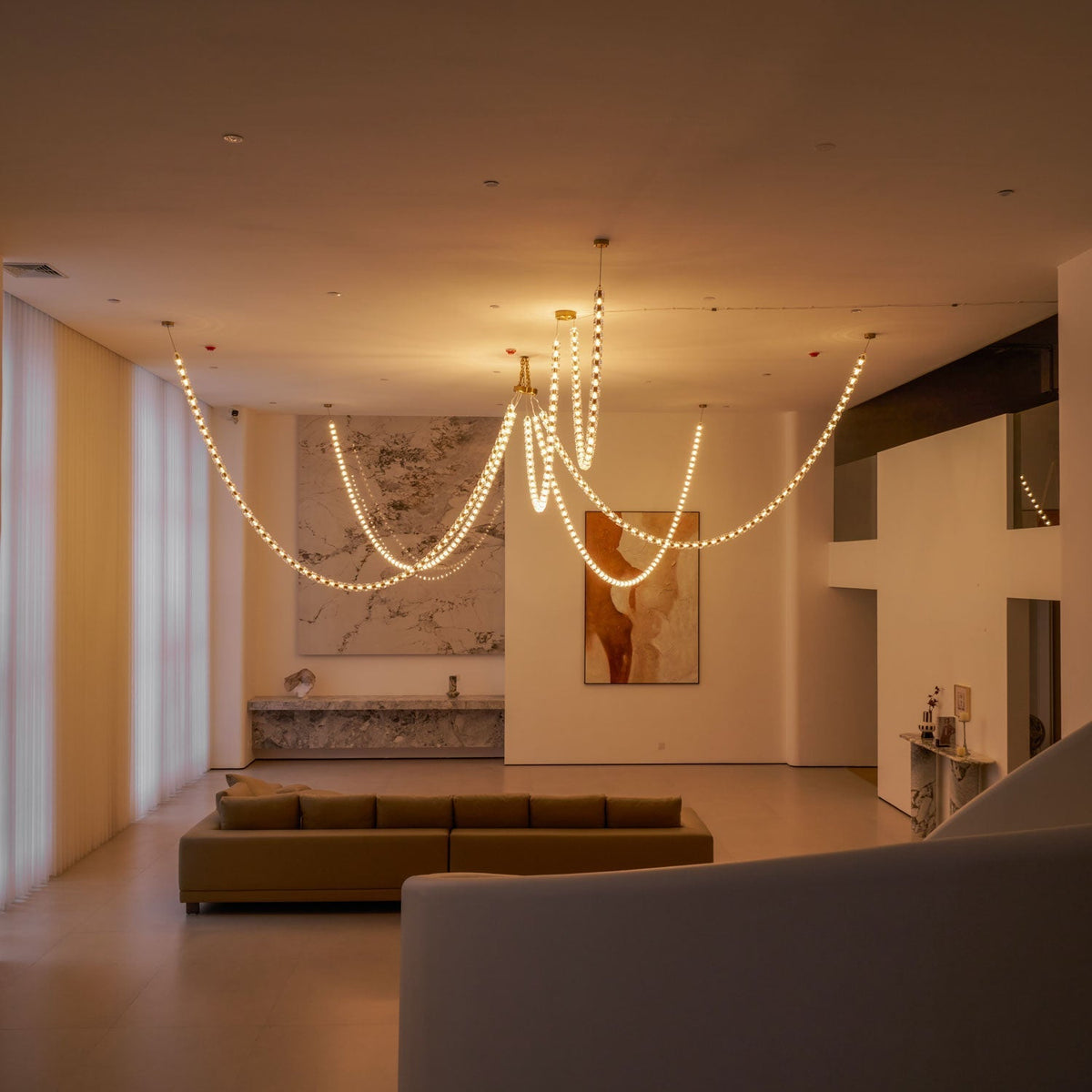 Nexus Gold Crystal Chandelier - 元字段测试