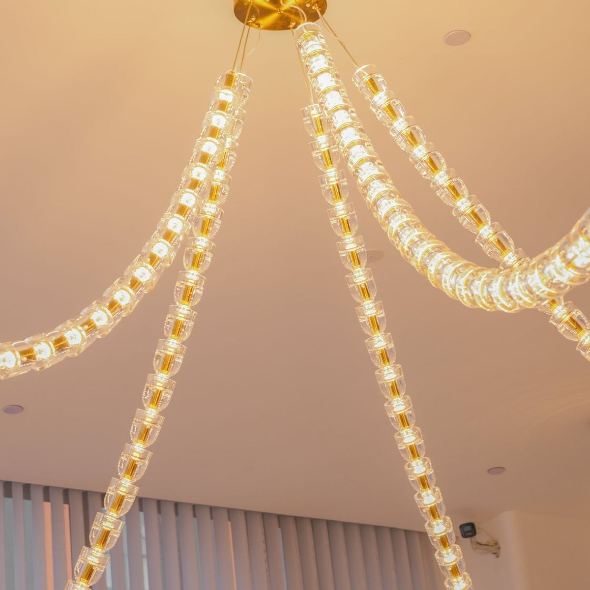 Nexus Gold Crystal Chandelier - 元字段测试