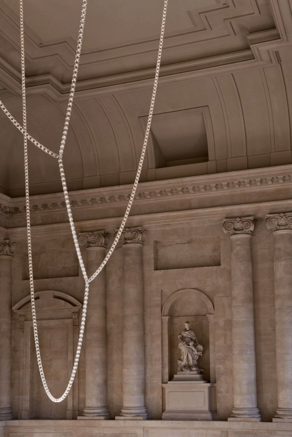 Nexus Gold Crystal Chandelier - 元字段测试