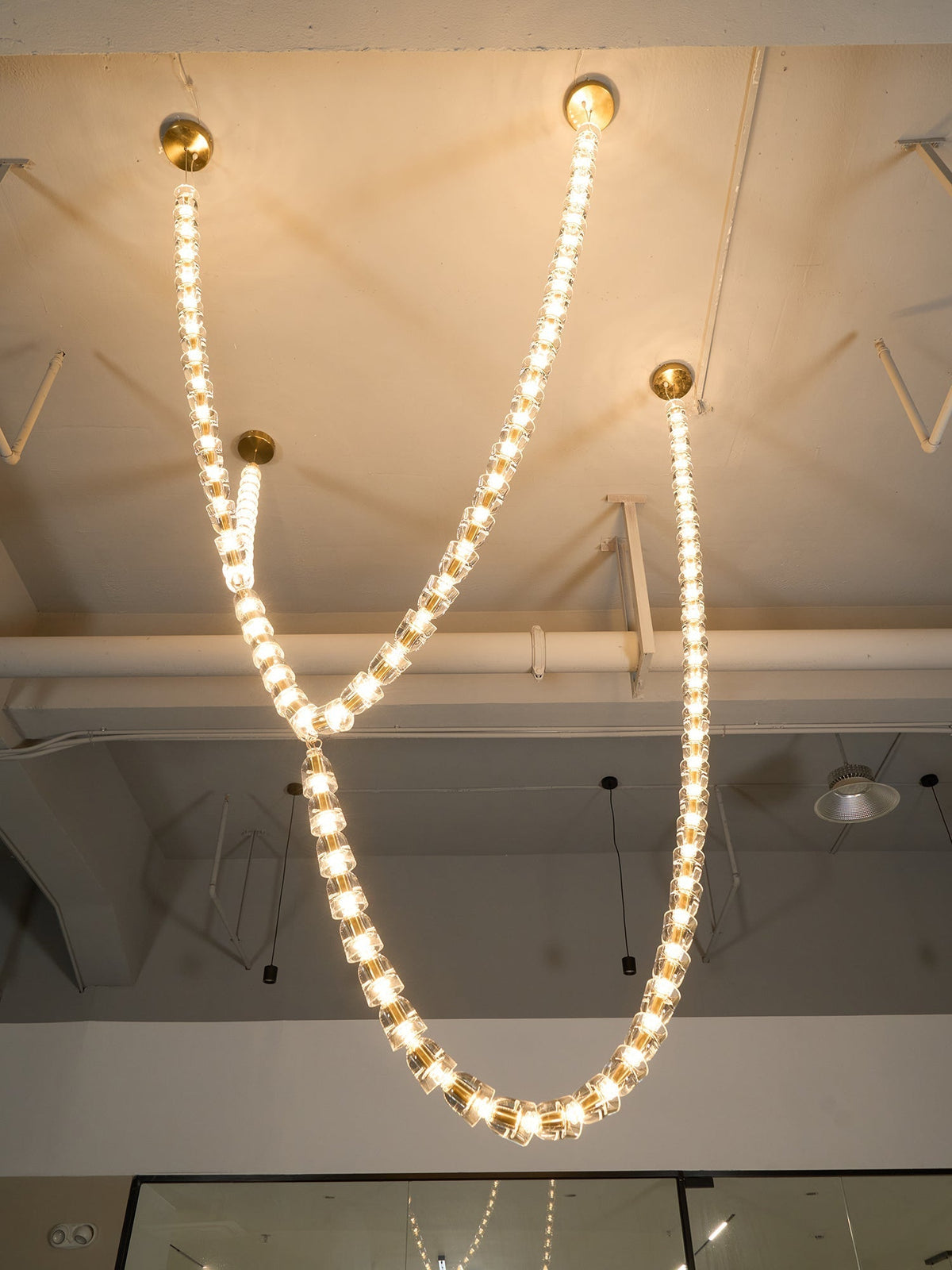 Nexus Gold Crystal Chandelier - 元字段测试