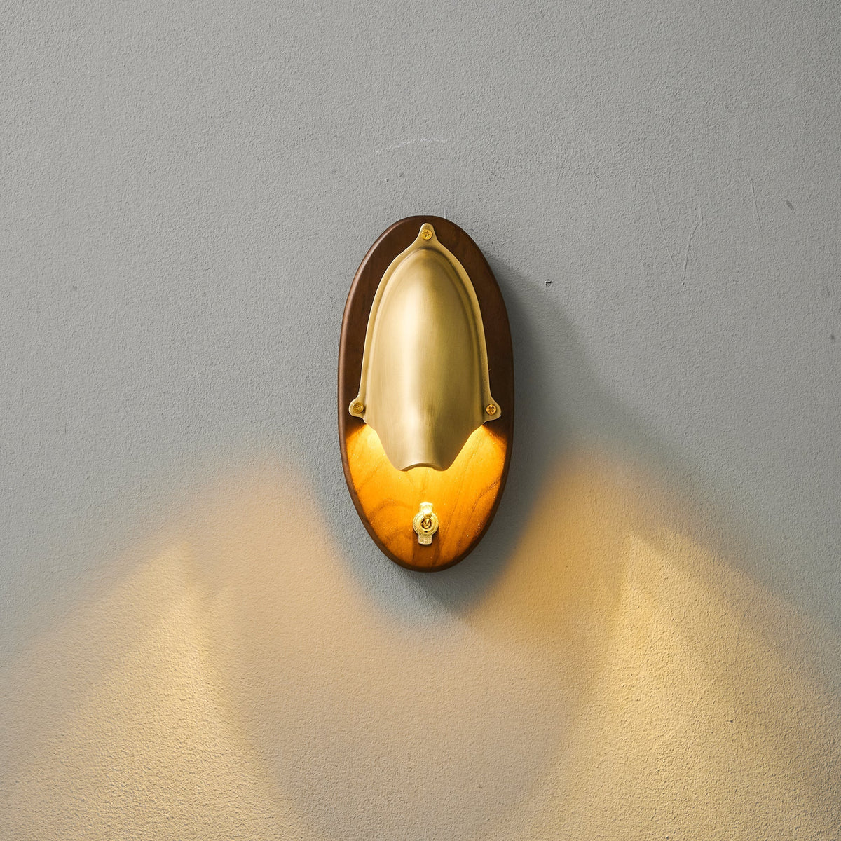 Aurev Ovale Wall Lamp