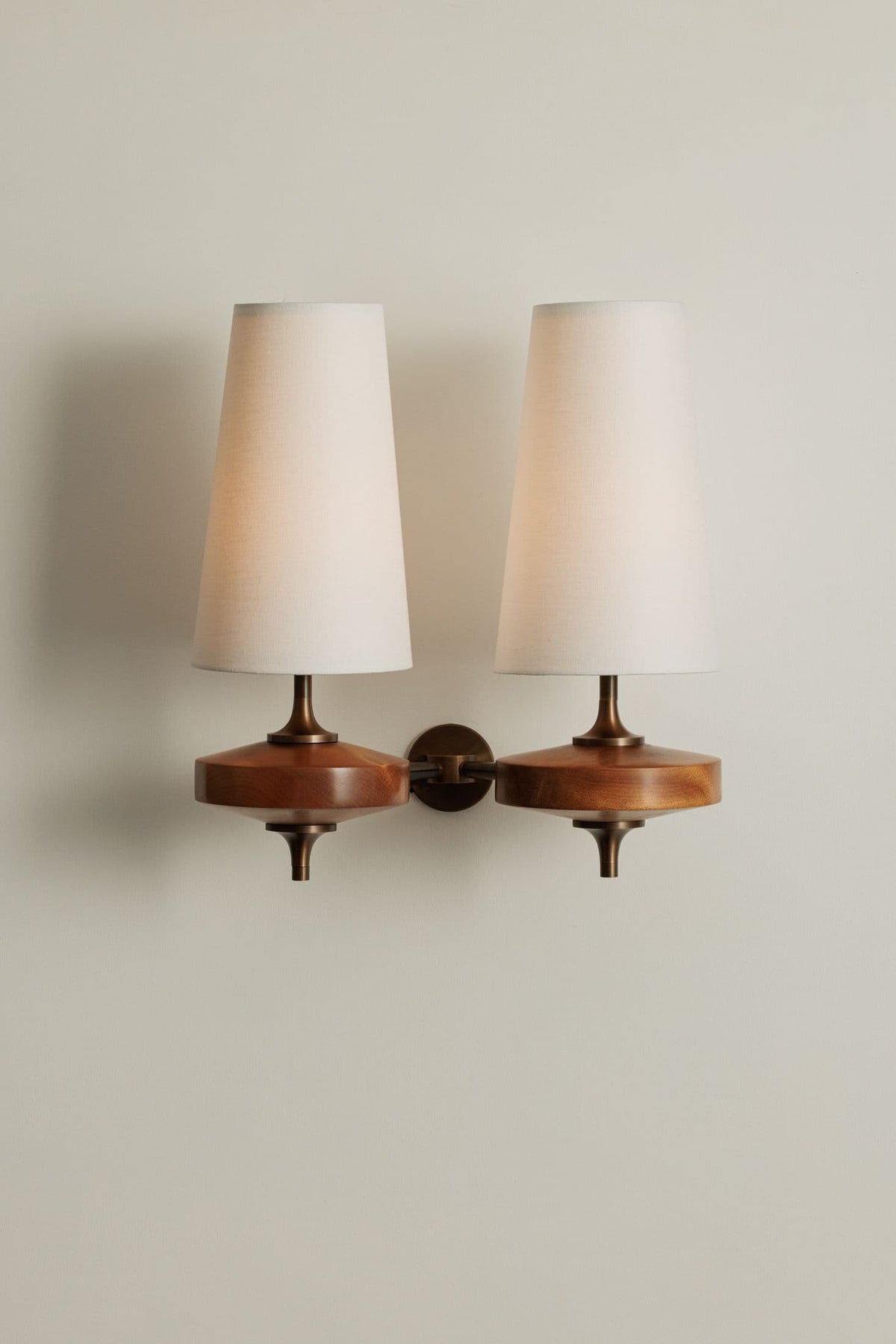 Nydorisra Vintage Antique Brass Wall Lamp-Relic Pieces
