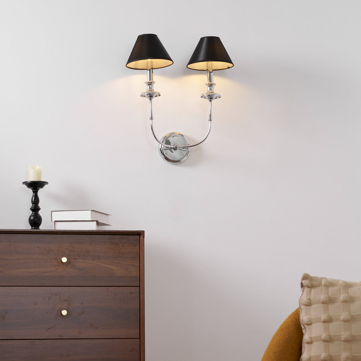 Viraarine Wall Lamp
