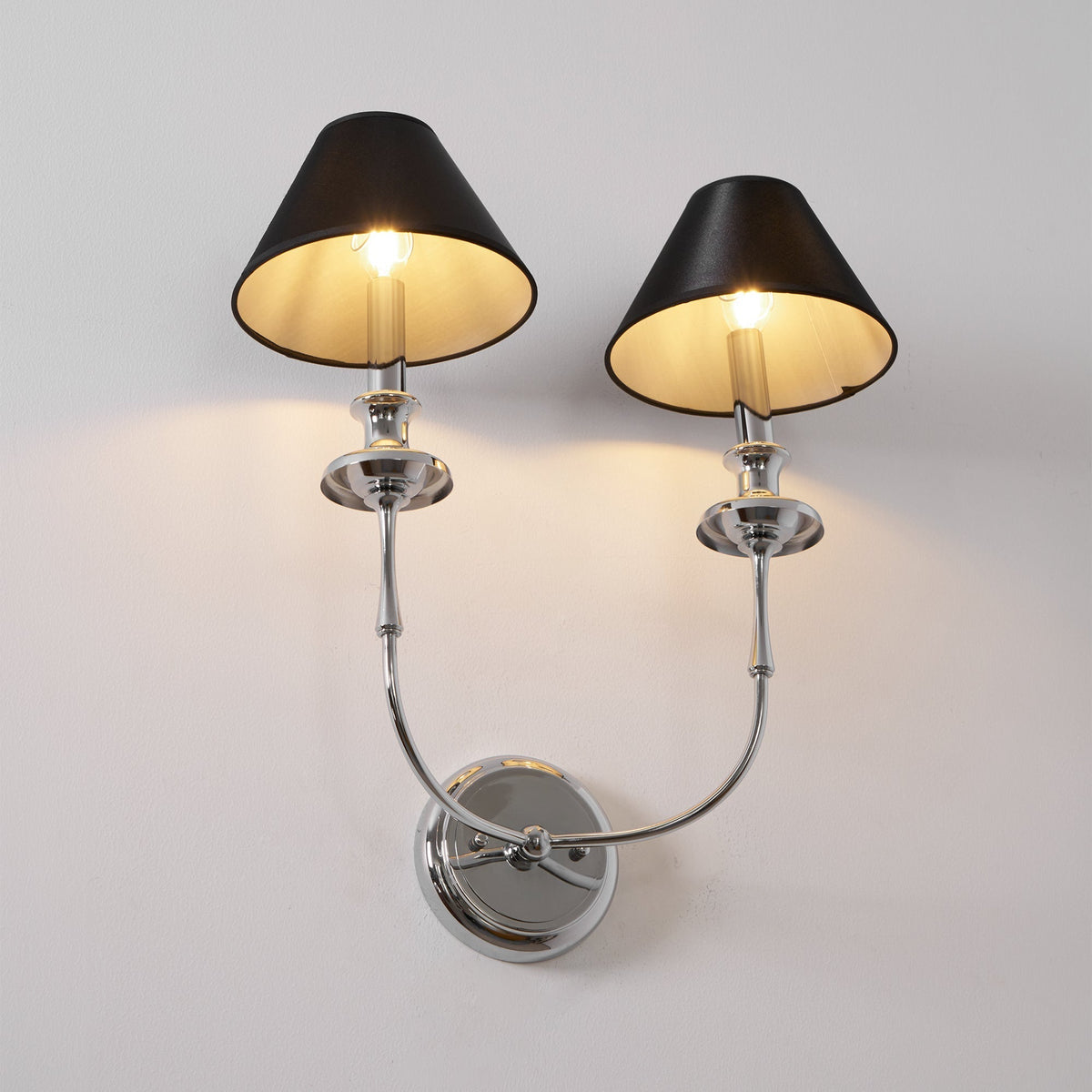 Viraarine Wall Lamp