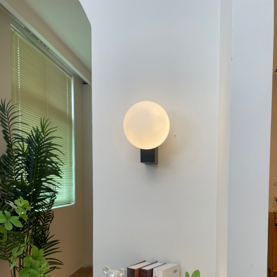 Vantheir Wall Lamp